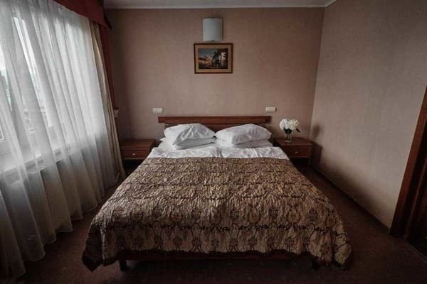 Бізнес тримісний